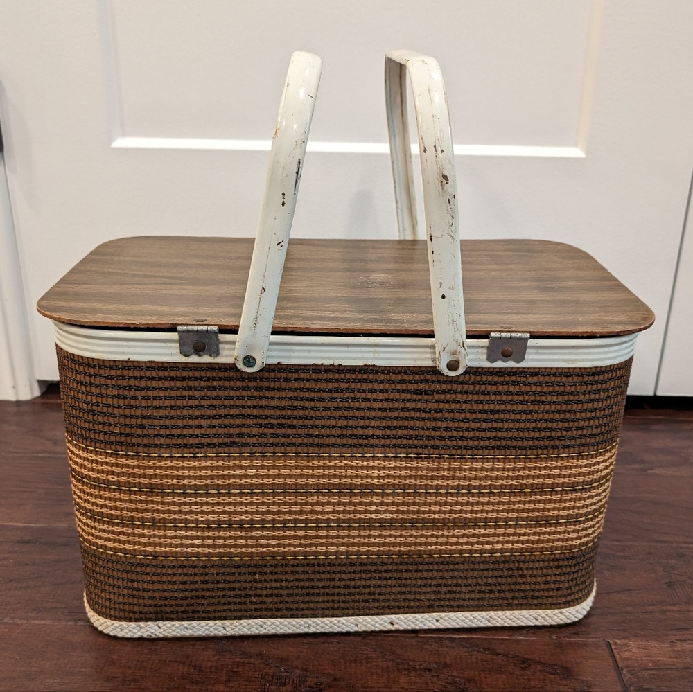VINTAGE 60s Redmon picnic basket brown wood wicker with white folding handles - Picture 8 of 12